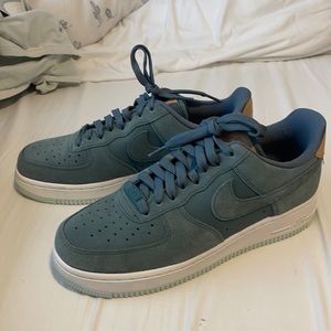 SUEDE GREEN AIRFORCE 1’s